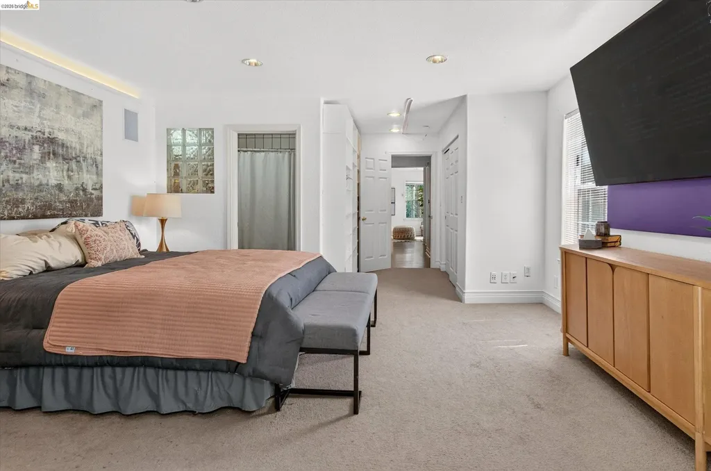 7925 Greenly Drive Oakland CA 94605