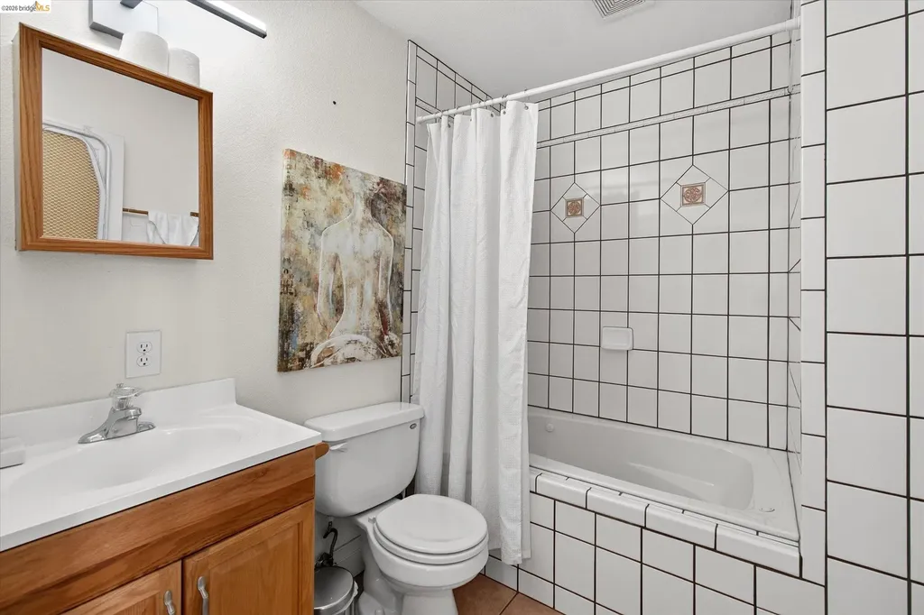 7925 Greenly Drive Oakland CA 94605