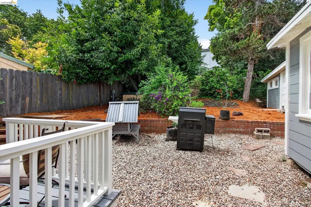 7925 Greenly Drive Oakland CA 94605