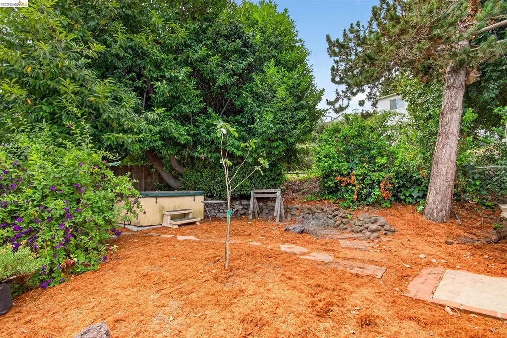 7925 Greenly Drive Oakland CA 94605