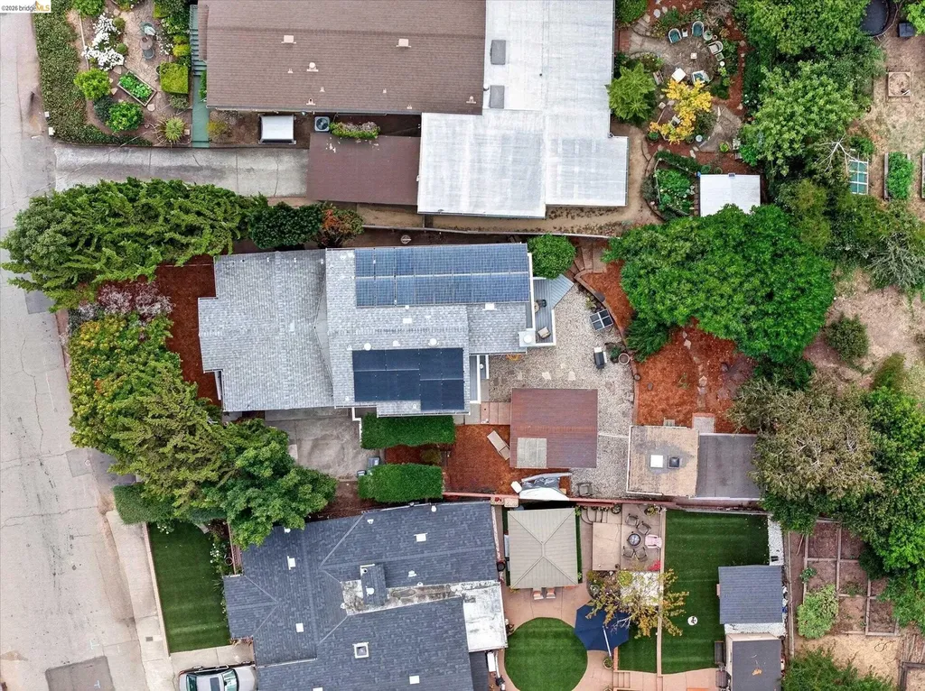 7925 Greenly Drive Oakland CA 94605