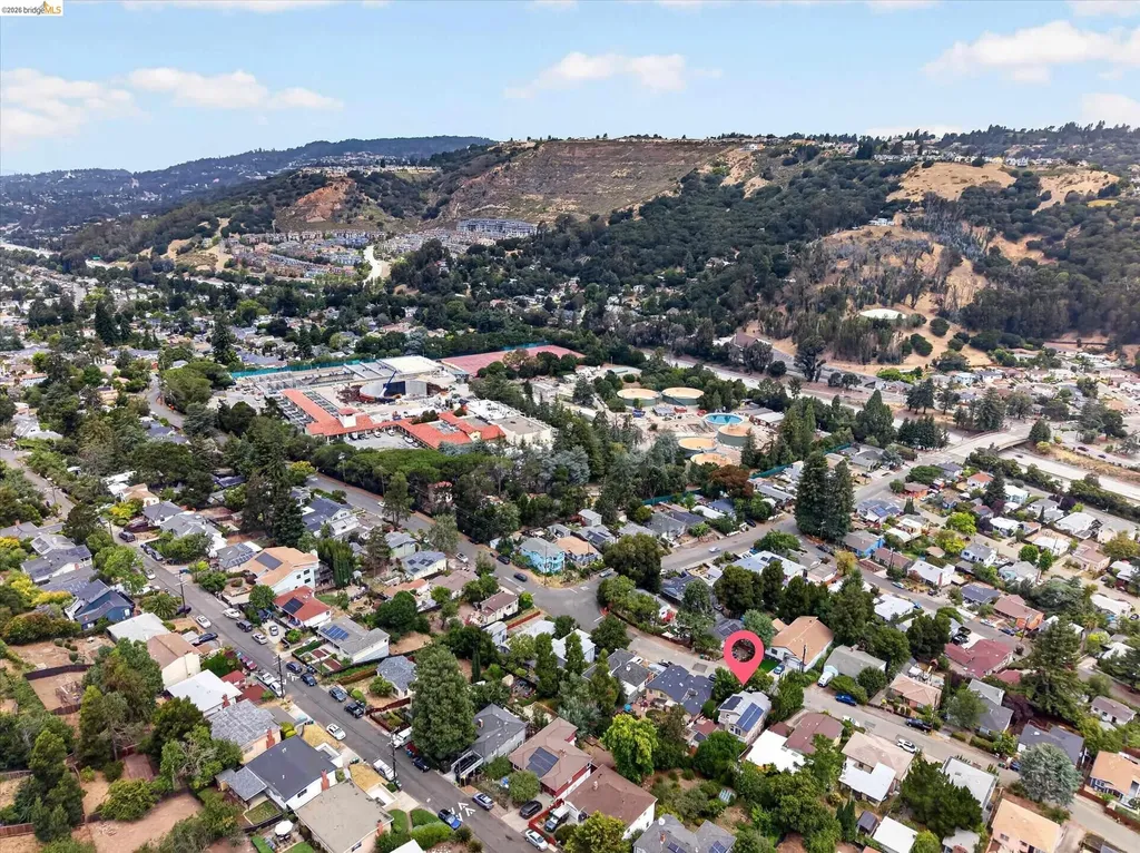 7925 Greenly Drive Oakland CA 94605