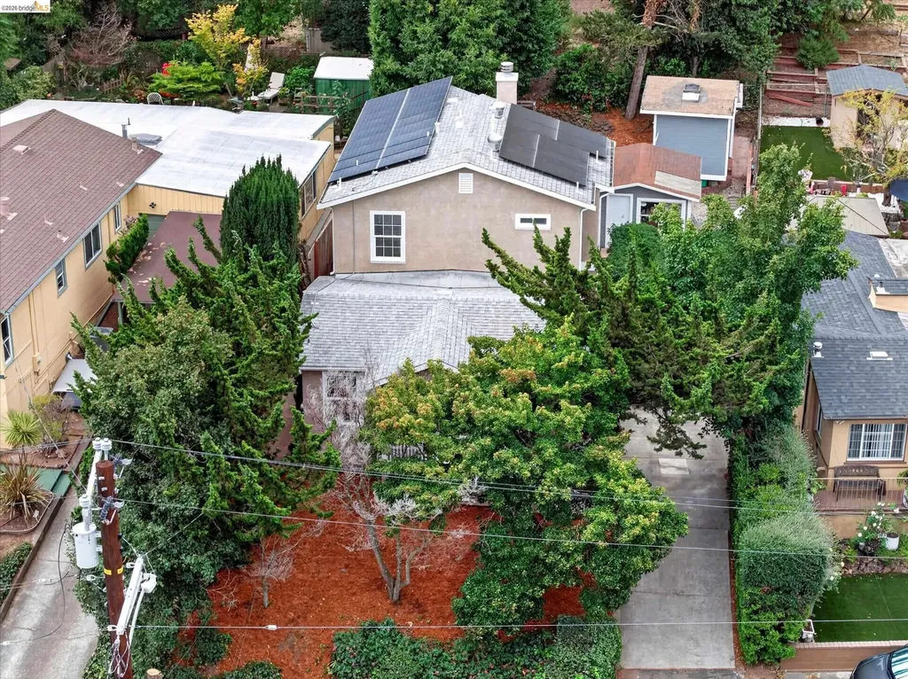 7925 Greenly Drive Oakland CA 94605