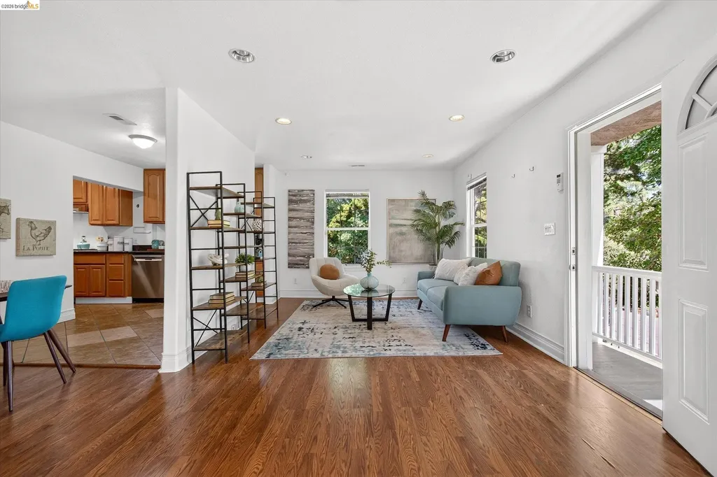 7925 Greenly Drive Oakland CA 94605