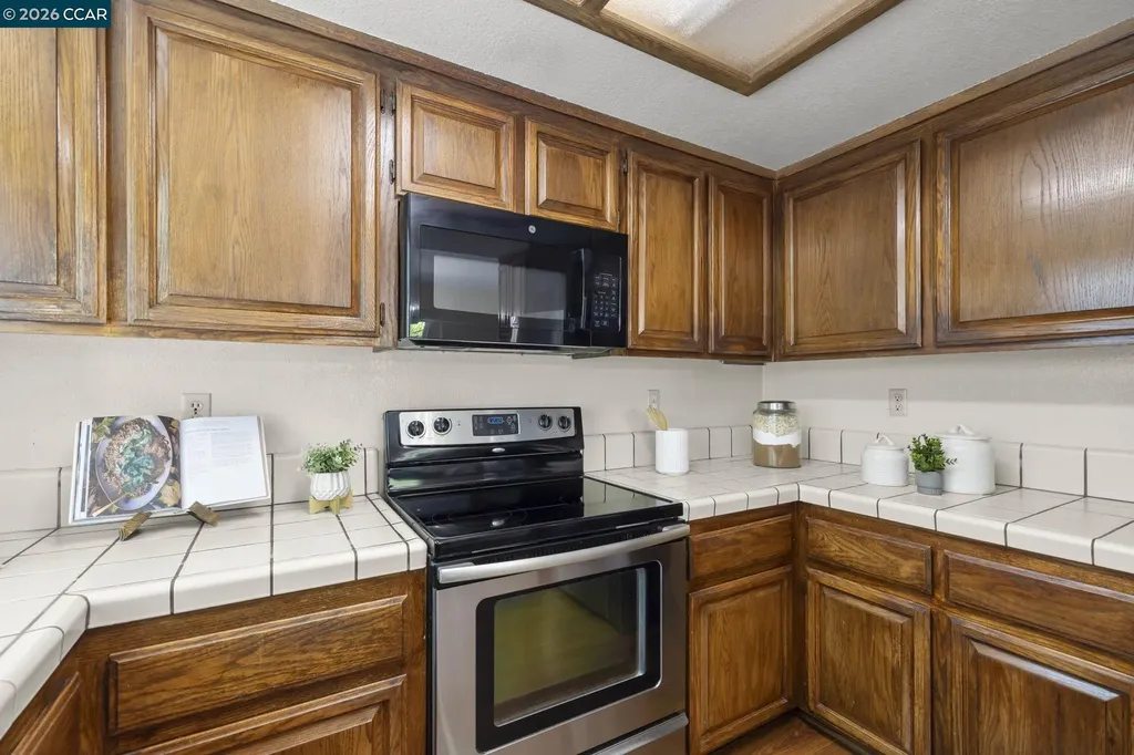16 Josefa Place Moraga CA 94556