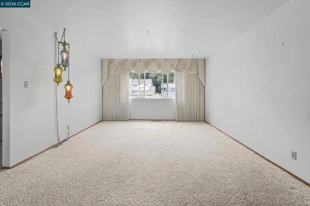 5218 Camino Alta Mira Castro Valley CA 94546