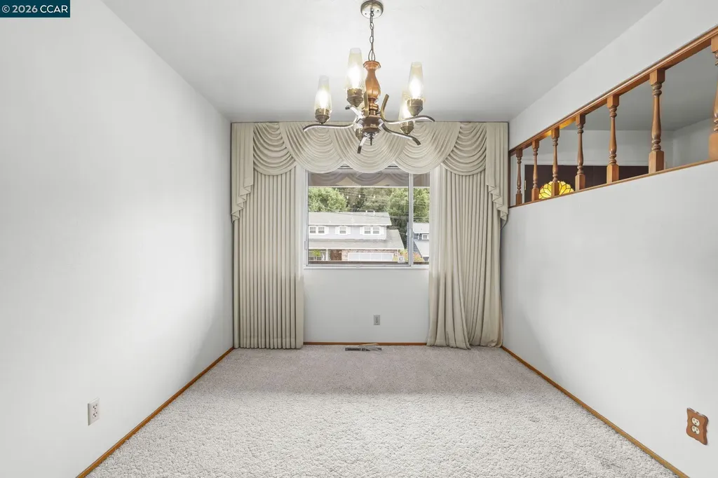 5218 Camino Alta Mira Castro Valley CA 94546