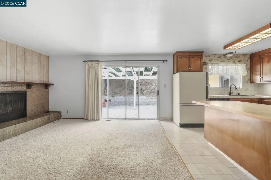 5218 Camino Alta Mira Castro Valley CA 94546