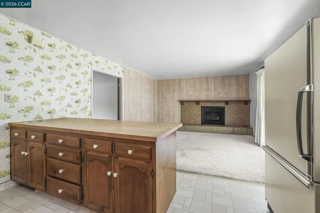 5218 Camino Alta Mira Castro Valley CA 94546