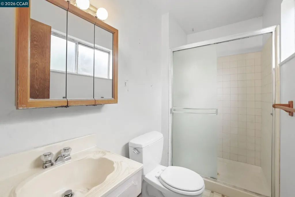 5218 Camino Alta Mira Castro Valley CA 94546