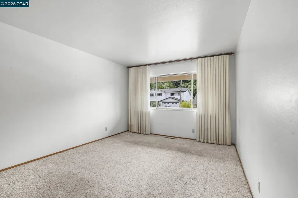 5218 Camino Alta Mira Castro Valley CA 94546