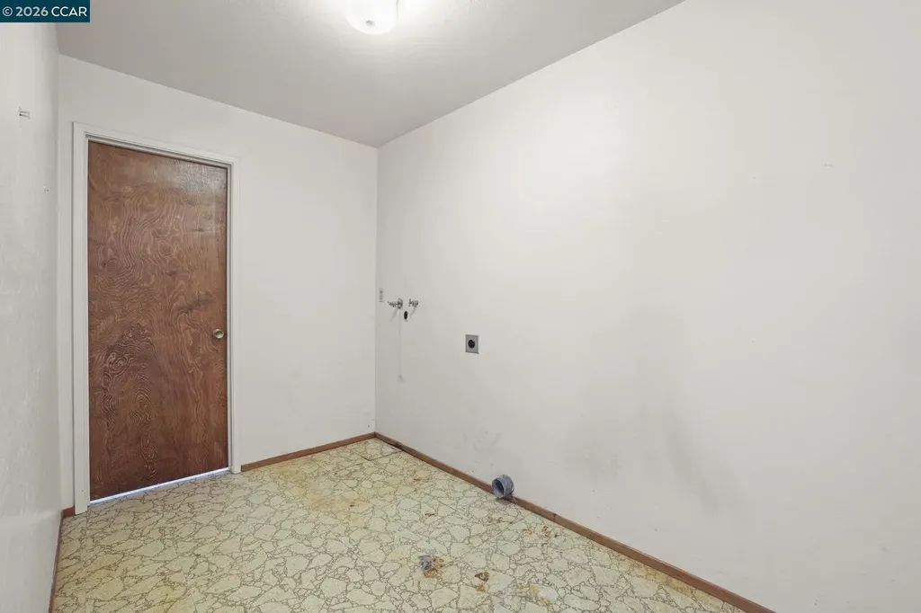 5218 Camino Alta Mira Castro Valley CA 94546