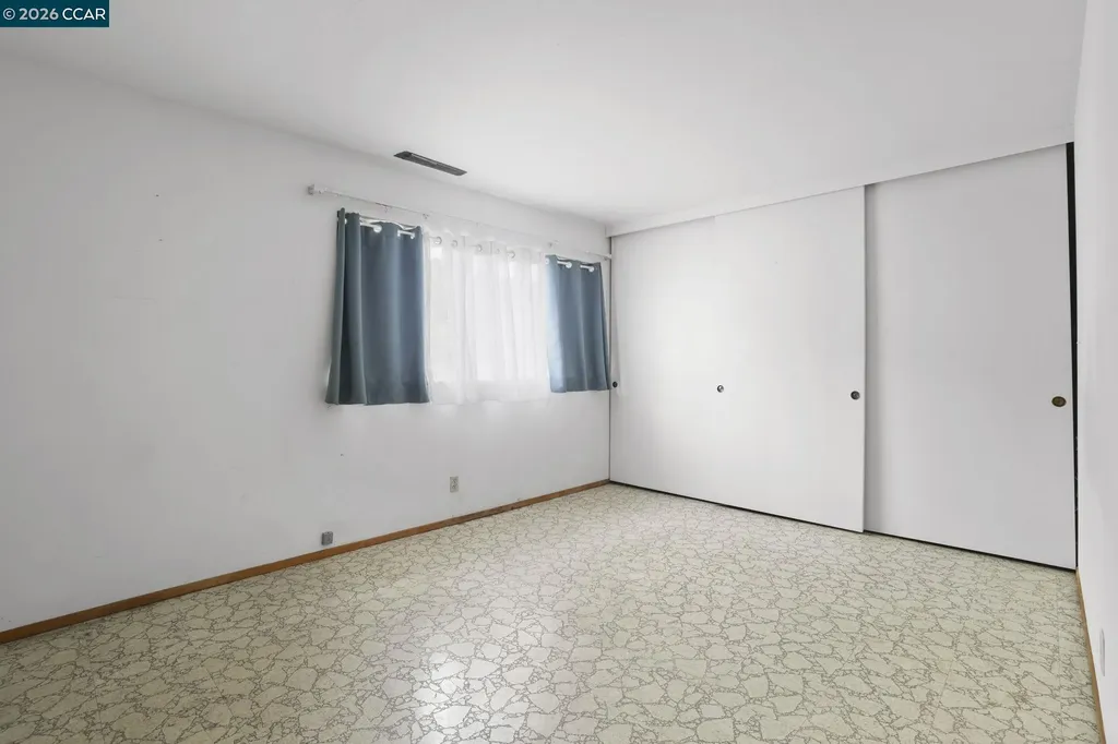5218 Camino Alta Mira Castro Valley CA 94546