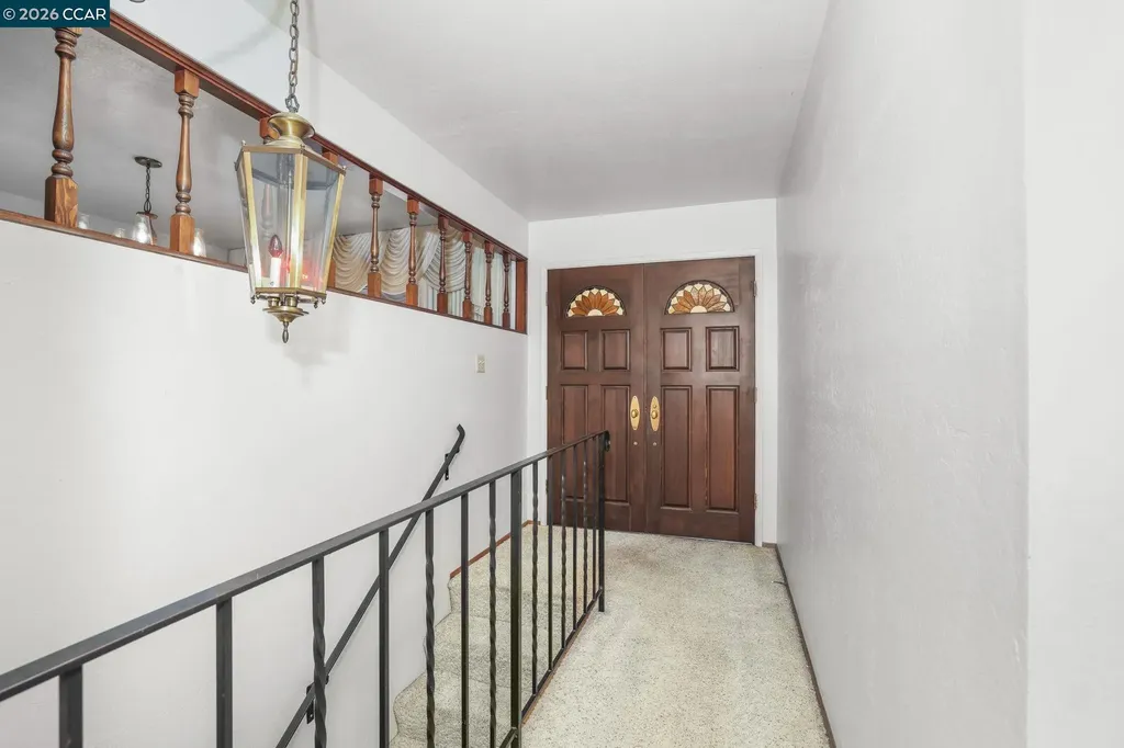 5218 Camino Alta Mira Castro Valley CA 94546