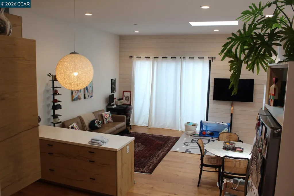 1096 53rd Oakland CA 94608