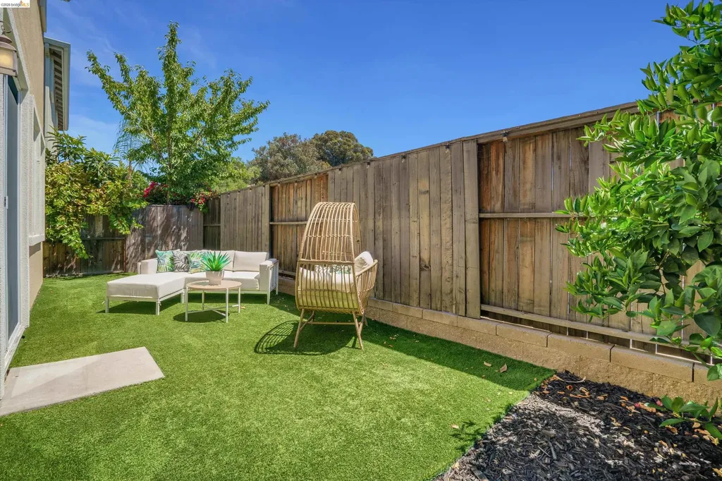 737 Katydid Court Martinez CA 94553