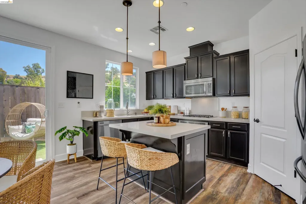 737 Katydid Court Martinez CA 94553