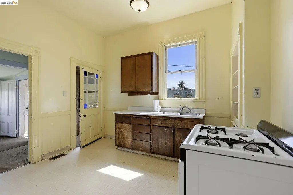 956 53rd Street Oakland CA 94608