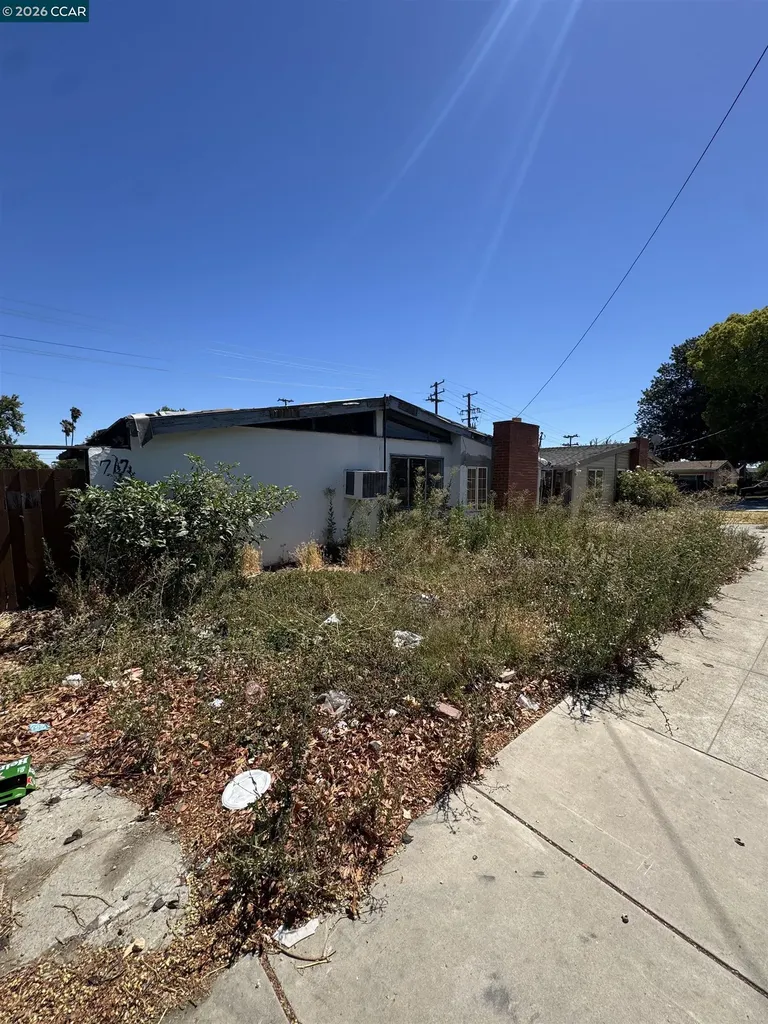 717 Carpino Avenue Pittsburg CA 94565
