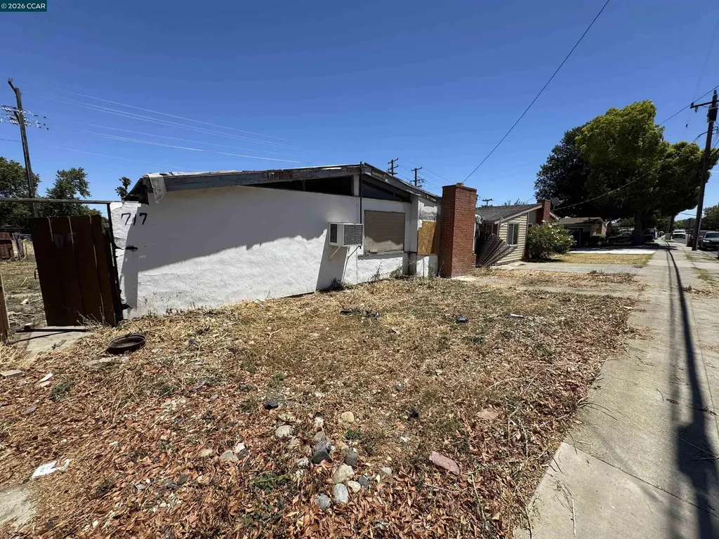 717 Carpino Avenue Pittsburg CA 94565