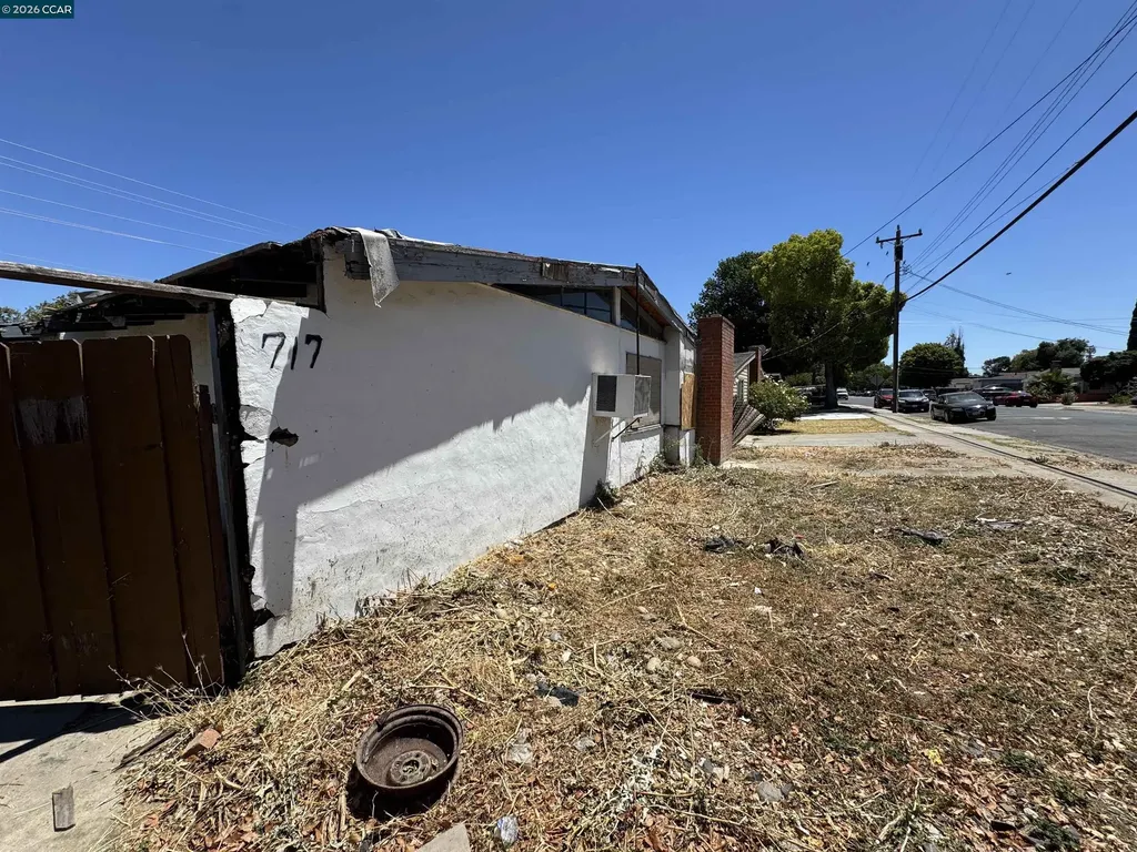 717 Carpino Avenue Pittsburg CA 94565