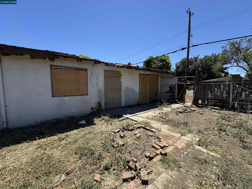 717 Carpino Avenue Pittsburg CA 94565