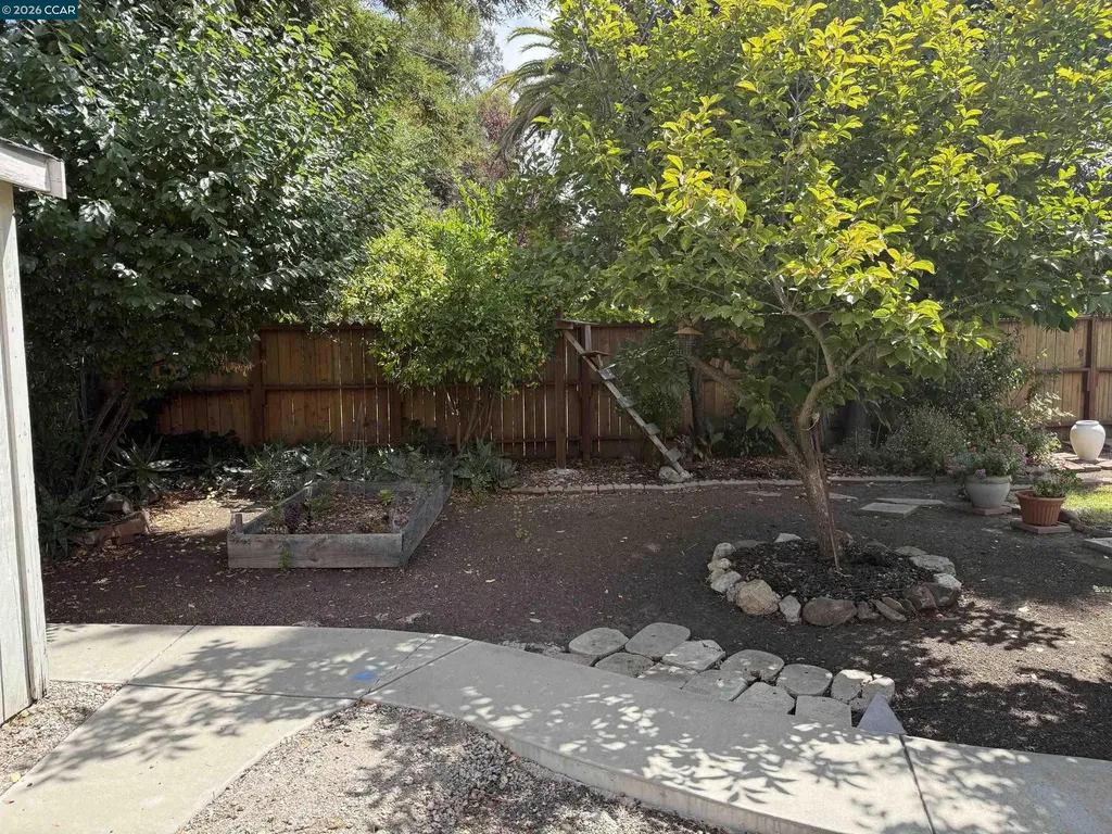 2615 Humboldt Avenue Oakland CA 94602