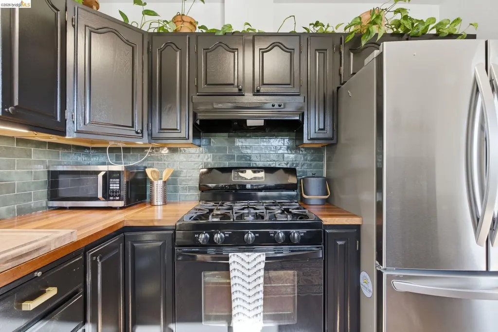 3917 Columbian Drive Oakland CA 94605