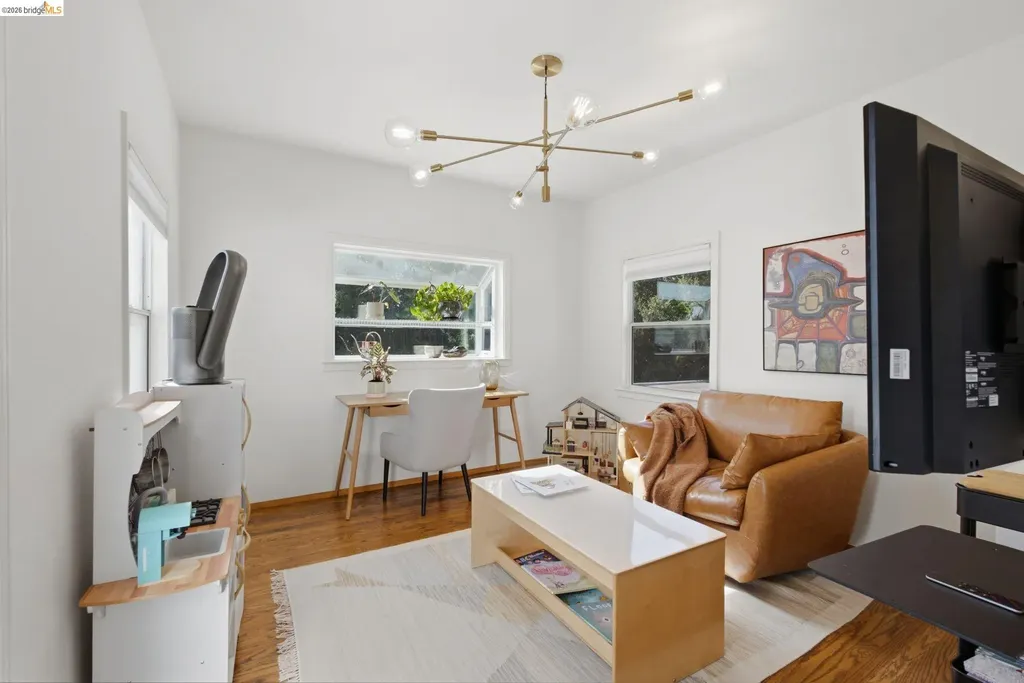 3917 Columbian Drive Oakland CA 94605