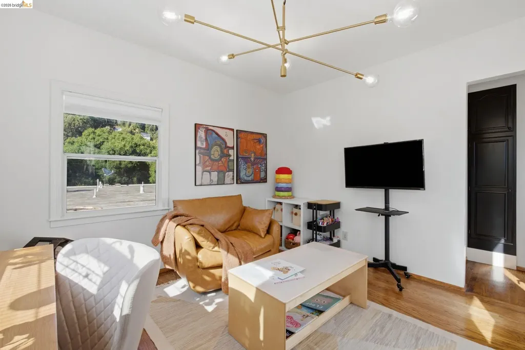3917 Columbian Drive Oakland CA 94605