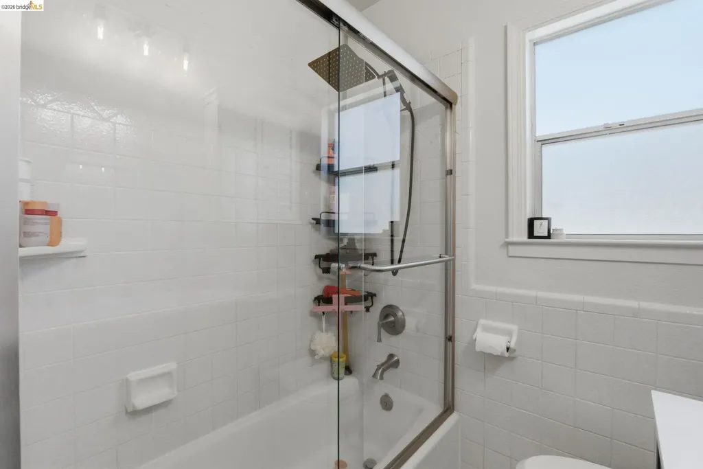 3917 Columbian Drive Oakland CA 94605