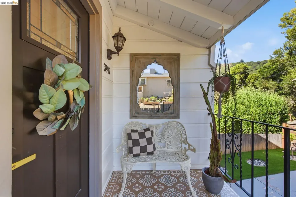 3917 Columbian Drive Oakland CA 94605