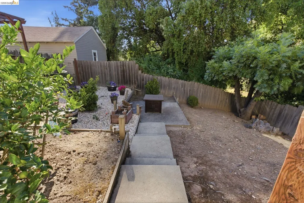 3917 Columbian Drive Oakland CA 94605