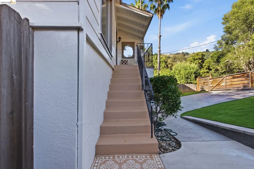 3917 Columbian Drive Oakland CA 94605