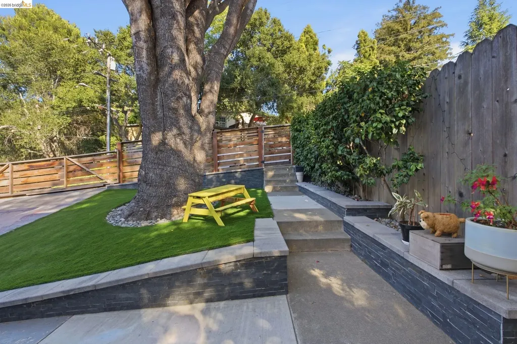 3917 Columbian Drive Oakland CA 94605