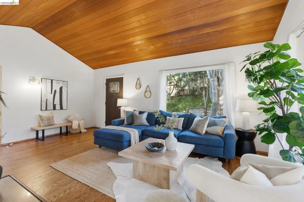 3917 Columbian Drive Oakland CA 94605