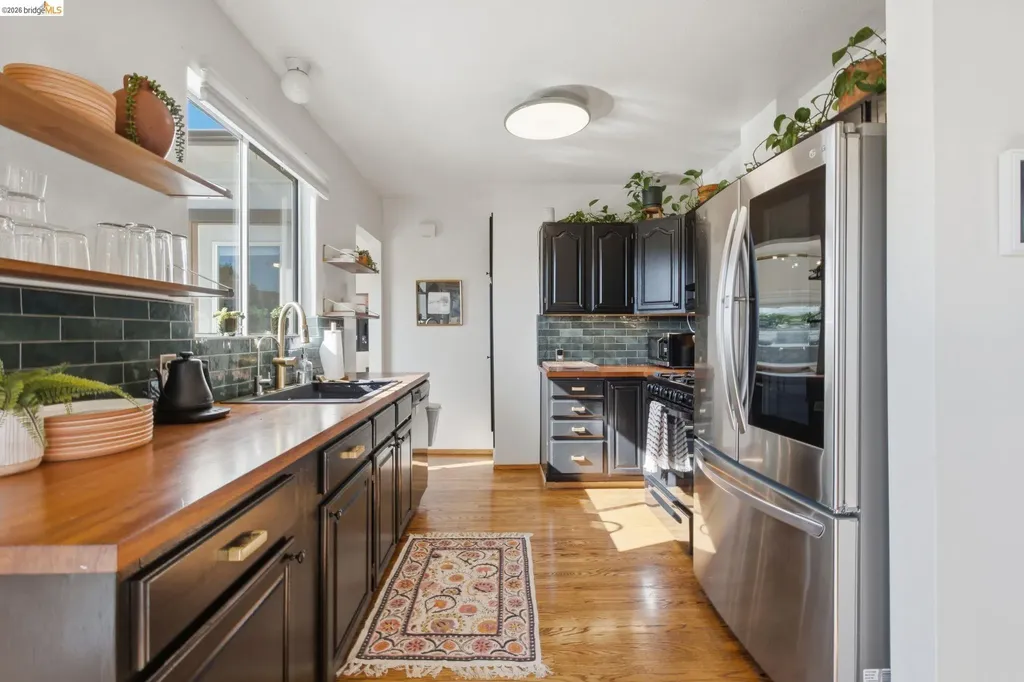 3917 Columbian Drive Oakland CA 94605