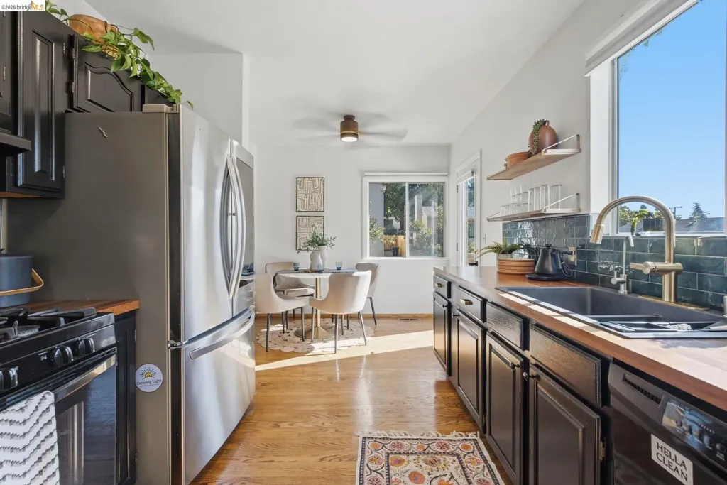 3917 Columbian Drive Oakland CA 94605