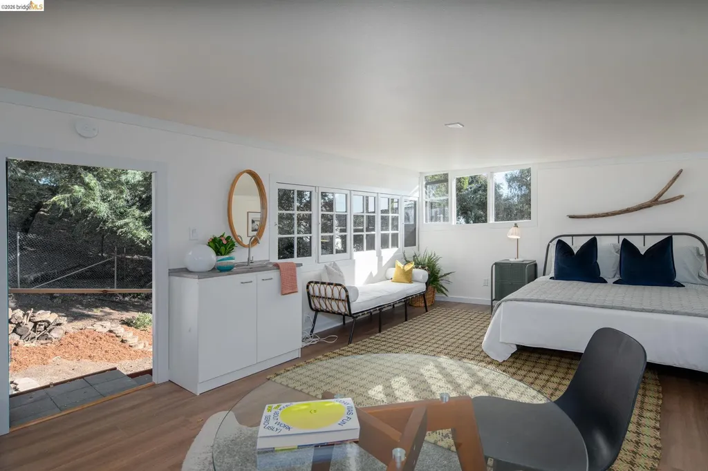 7848 Hillmont Drive Oakland CA 94605