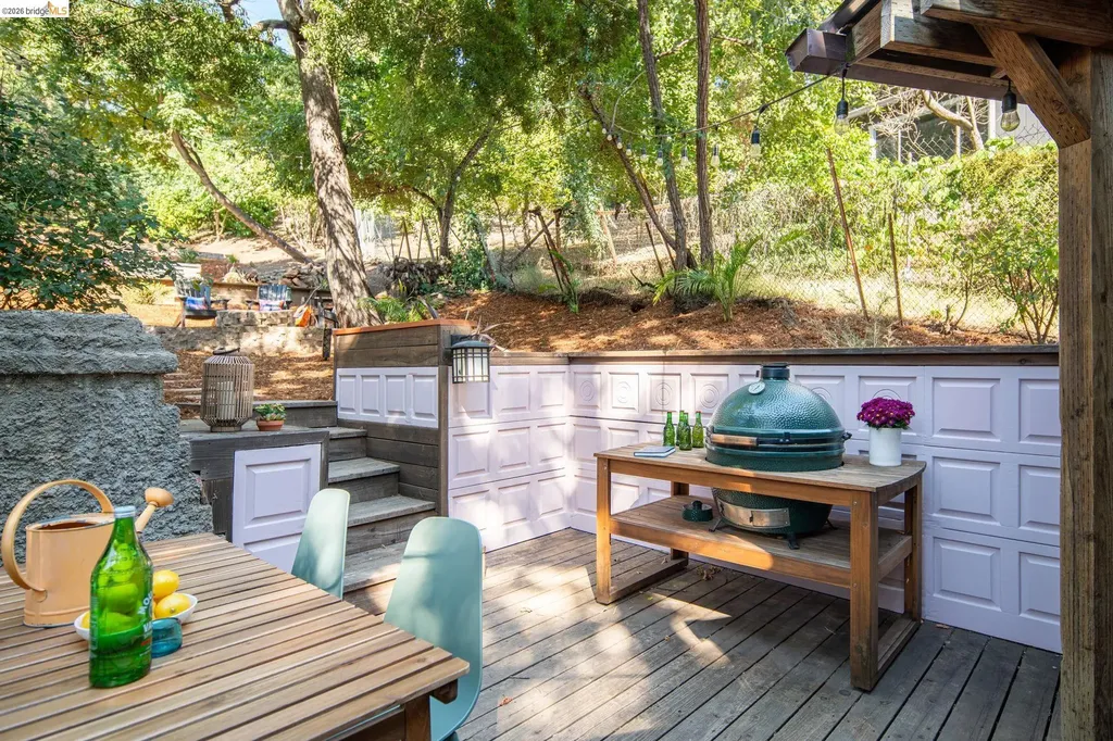 7848 Hillmont Drive Oakland CA 94605