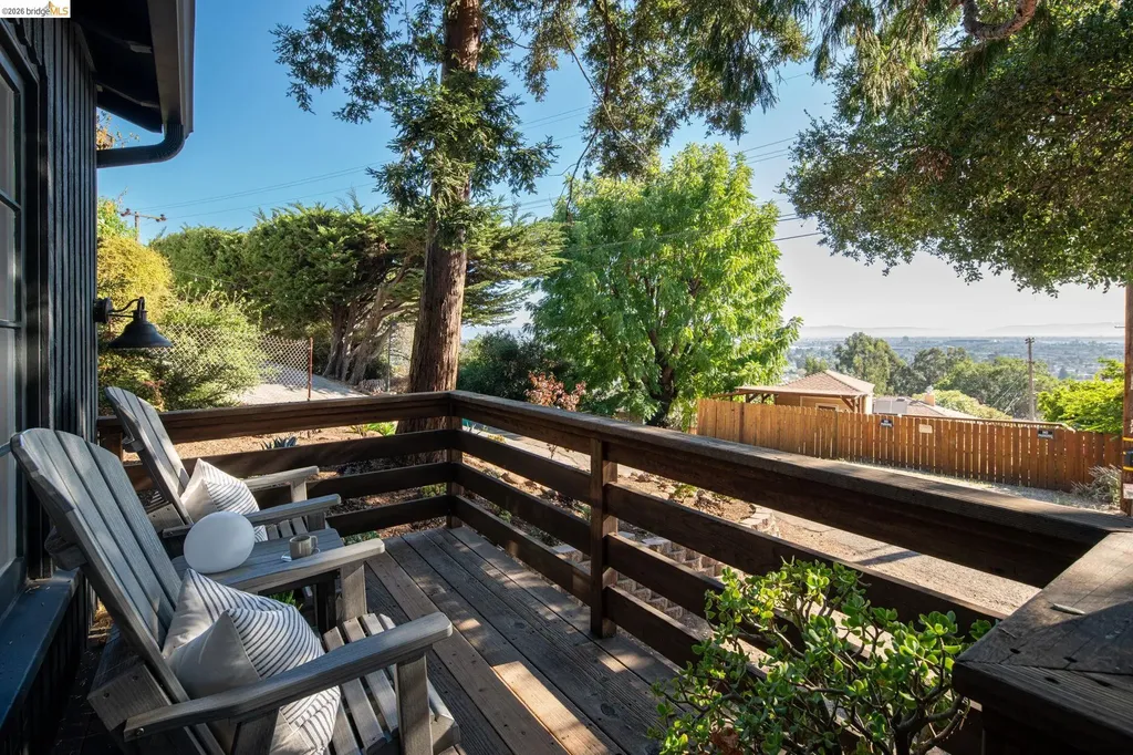 7848 Hillmont Drive Oakland CA 94605