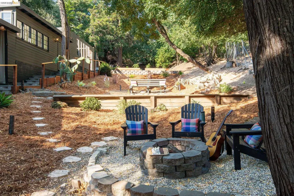 7848 Hillmont Drive Oakland CA 94605