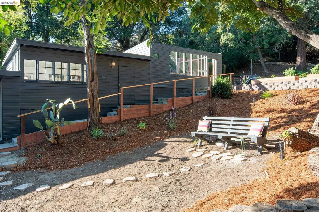 7848 Hillmont Drive Oakland CA 94605