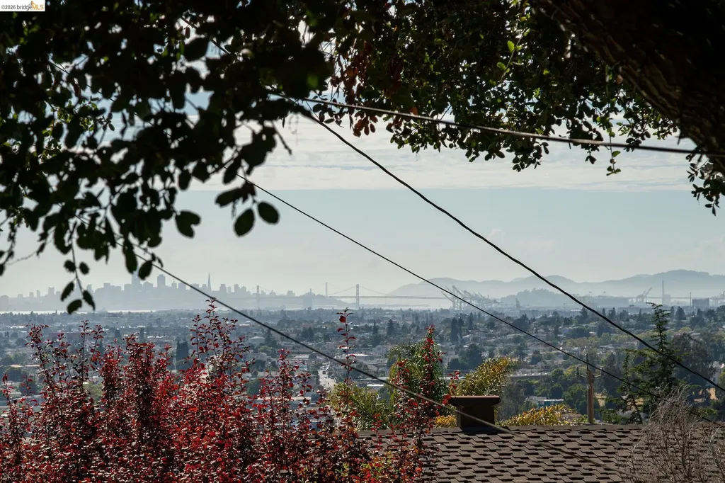 7848 Hillmont Drive Oakland CA 94605