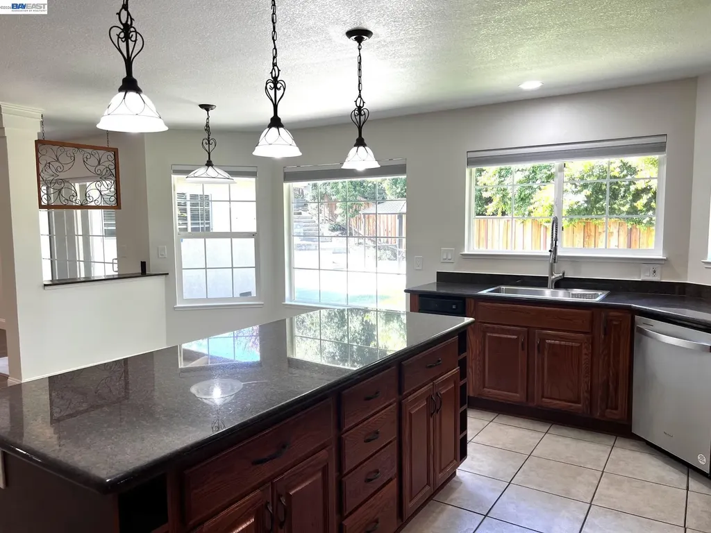 1147 Lomitas Avenue Livermore CA 94550