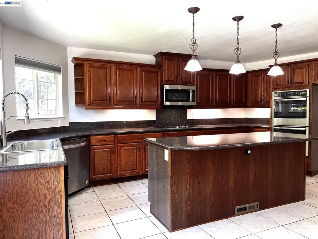 1147 Lomitas Avenue Livermore CA 94550