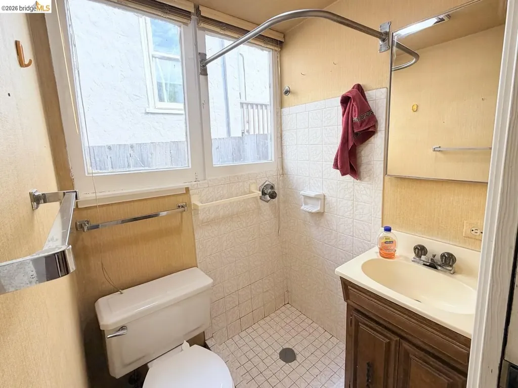 3524 Wisconsin Street Oakland CA 94619