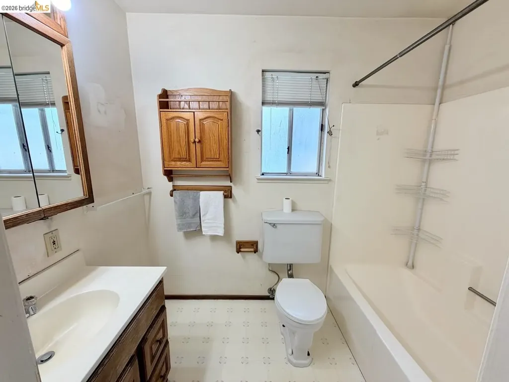 3524 Wisconsin Street Oakland CA 94619