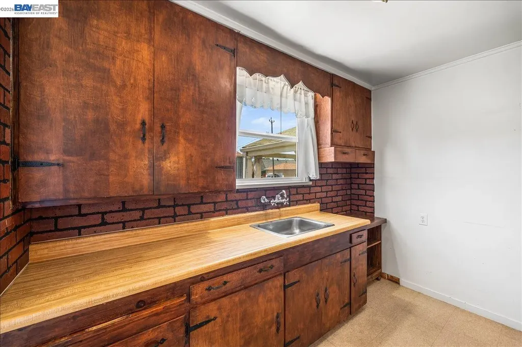 1462 155th Avenue Ashland CA 94578