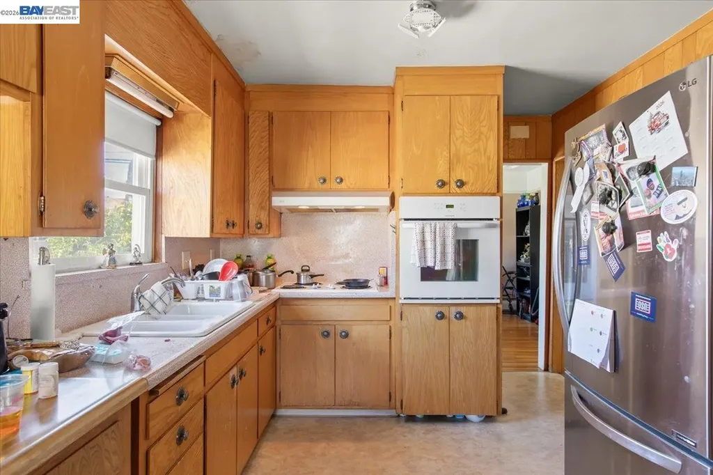 22071 Montgomery Street Hayward CA 94541